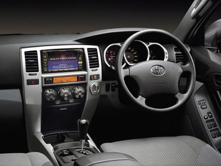 Торпедо Toyota Hilux Surf (N215) 2002 года  (фото 4 из 6)